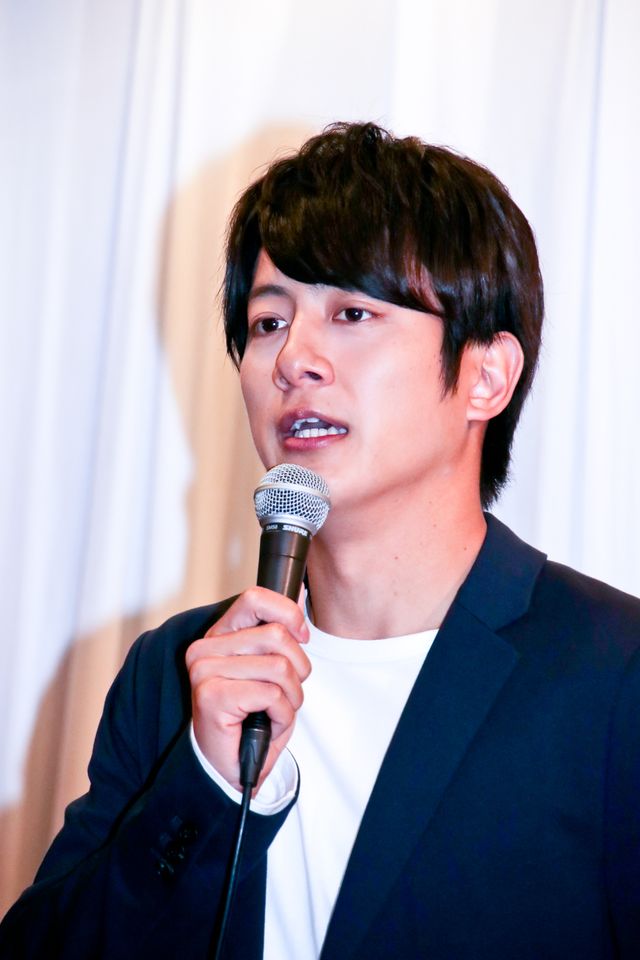 溝端淳平＆瀧本美織、笑顔で登壇！ドラマ「仮面同窓会」囲み取材会見：フォトギャラリー