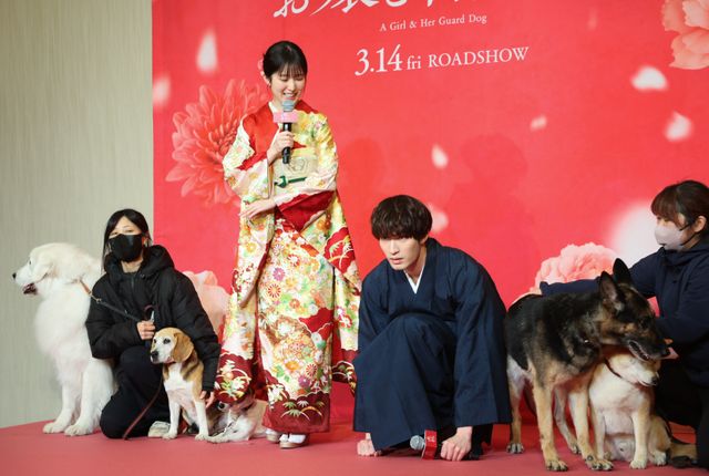 着物姿の福本莉子＆ジェシー！『お嬢と番犬くん』大ヒット祈願イベントより（3枚目）