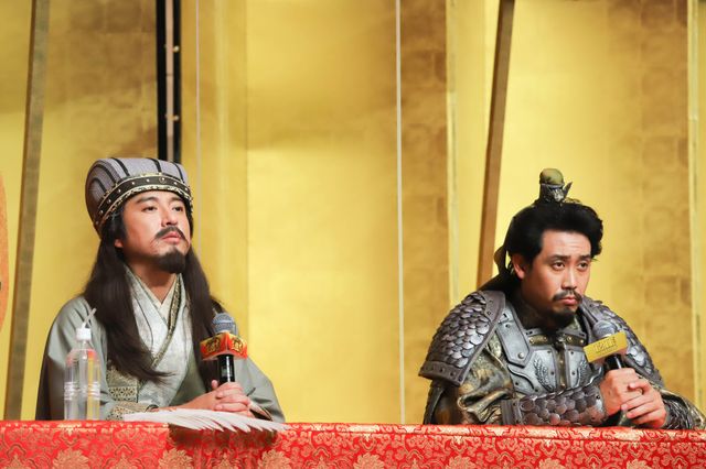 大泉洋＆ムロツヨシが劇中衣装で登場！『新解釈・三國志』完成報告会見（2枚目）