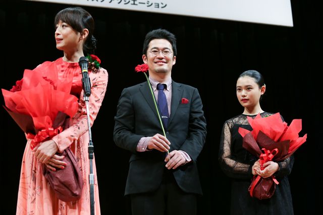 キネ旬ベスト・テン宮沢りえ＆杉咲花の受賞に監督がサプライズで登場＆お祝い！（5枚目）