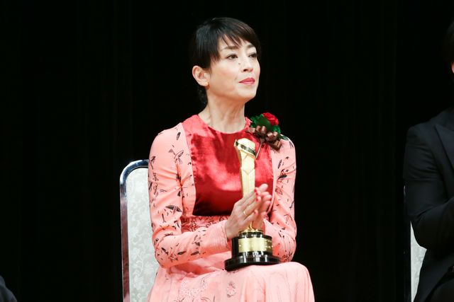 キネ旬ベスト・テン宮沢りえ＆杉咲花の受賞に監督がサプライズで登場＆お祝い！（6枚目）