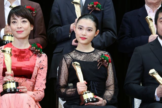 キネ旬ベスト・テン宮沢りえ＆杉咲花の受賞に監督がサプライズで登場＆お祝い！（9枚目）