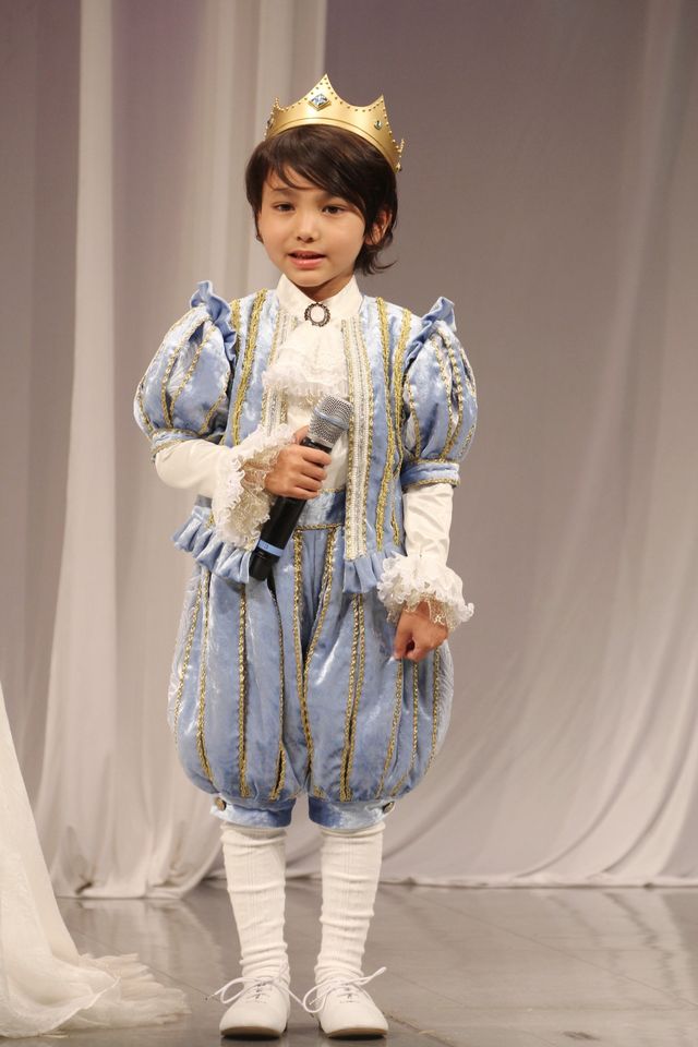 剛力彩芽、全長約3メートルのシンデレラ風ドレスで登場！（7枚目）