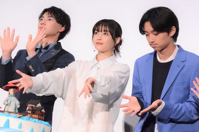 広瀬すず『水は海に向かって流れる』公開記念舞台あいさつに登壇（16枚目）