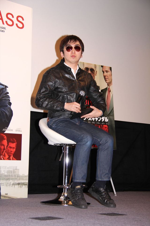 極悪ギャングになり切って登場した羽田圭介（3枚目）