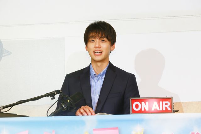 竹内涼真＆浜辺美波、公開ラジオ収録に挑戦！『センセイ君主』公式WEBラジオ：フォトギャラリー