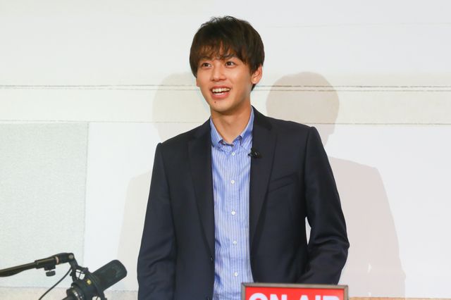 竹内涼真＆浜辺美波、公開ラジオ収録に挑戦！『センセイ君主』公式WEBラジオ（5枚目）