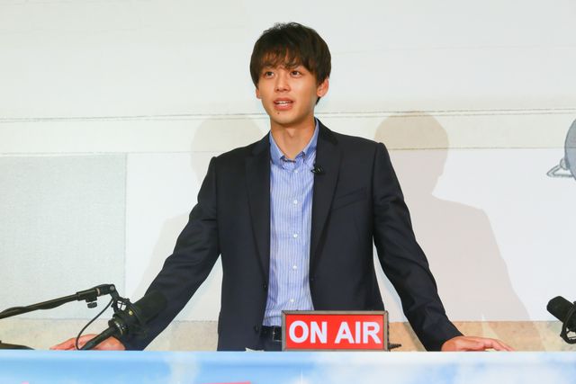 竹内涼真＆浜辺美波、公開ラジオ収録に挑戦！『センセイ君主』公式WEBラジオ（6枚目）