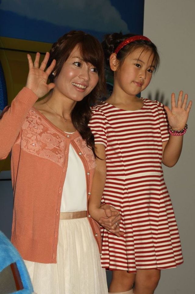 新山千春・小春親子がそろって登場！製作発表会見フォトギャラリー（2枚目）