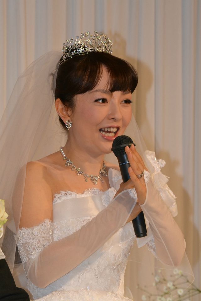 丸岡いずみ＆有村昆の結婚会見フォトギャラリー（7枚目）