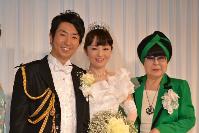 丸岡いずみ＆有村昆の結婚会見フォトギャラリー（15枚目）