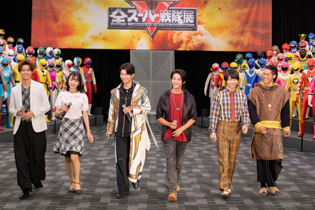 「全スーパー戦隊展」小道具・衣装・ミニチュア約500点が並ぶ！プレス内覧会＆オープニングセレモニー（7枚目）