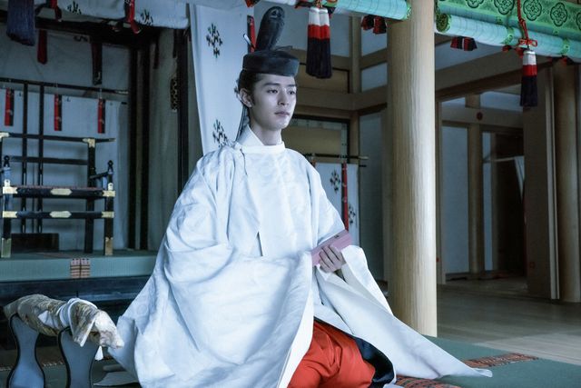 「光る君へ」美しすぎる一条天皇（塩野瑛久）　第15回場面写真：フォトギャラリー