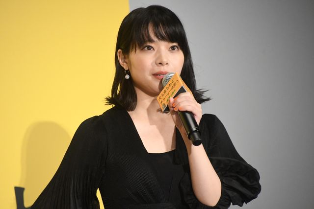 香取慎吾、フクロウと一緒に登場！『犬も食わねどチャーリーは笑う』公開記念舞台あいさつ（5枚目）