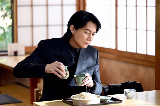 出会いは最悪…福山雅治＆大泉洋共演「ラストマン－全盲の捜査官－」初回場面写真（2枚目）