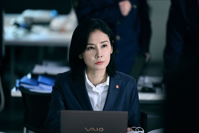 出会いは最悪…福山雅治＆大泉洋共演「ラストマン－全盲の捜査官－」初回場面写真（6枚目）