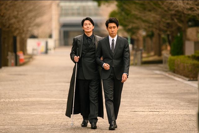 出会いは最悪…福山雅治＆大泉洋共演「ラストマン－全盲の捜査官－」初回場面写真（12枚目）