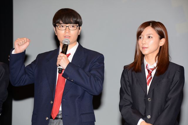 真野恵里菜、ちょっと恥ずかしい撮影に大テレ？フォトギャラリー（9枚目）