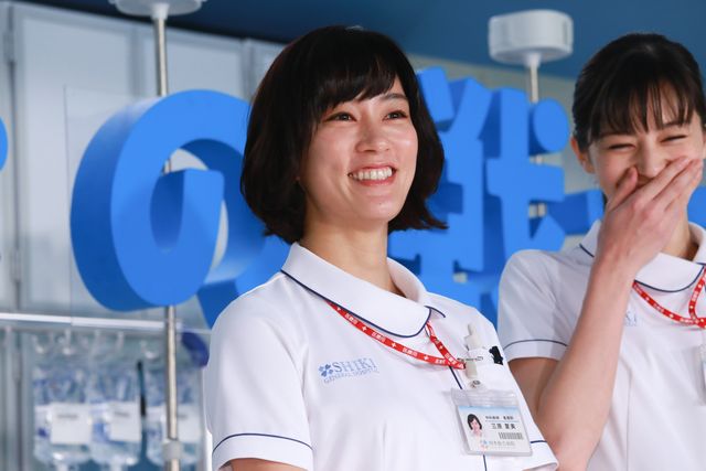 中条あやみ、水川あさみ、小瀧望のナース姿！「白衣の戦士！」囲み取材会：フォトギャラリー