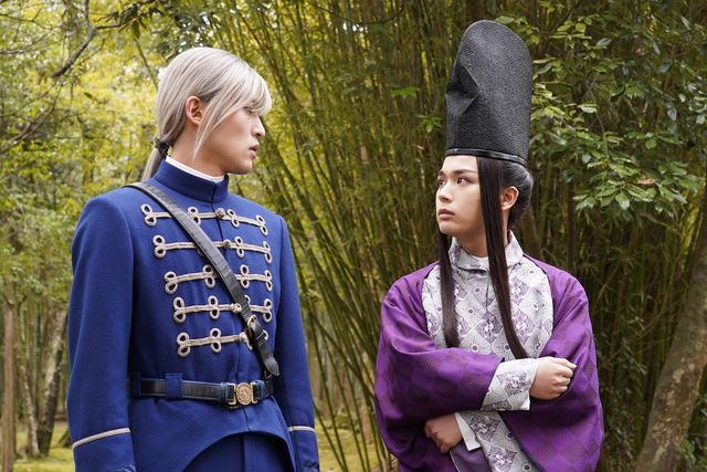 目黒蓮＆大西流星が見つめ合う…『わたしの幸せな結婚』場面カット：フォトギャラリー