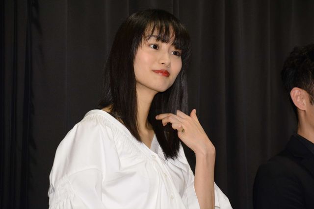 【写真】止まらない美人化… 忽那汐里の美ぼうに猫もメロメロ!?（7枚目）