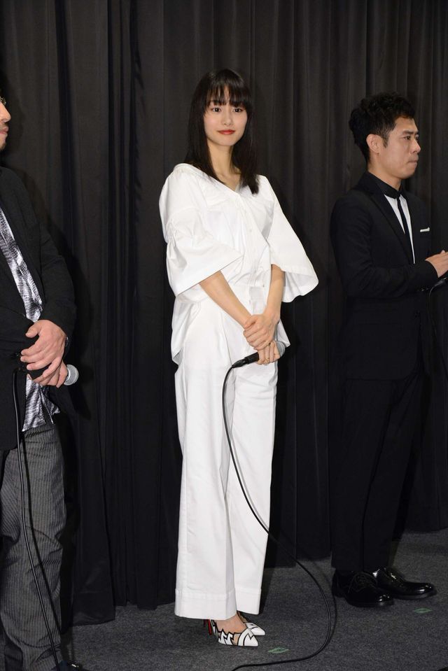 【写真】止まらない美人化… 忽那汐里の美ぼうに猫もメロメロ!?（11枚目）