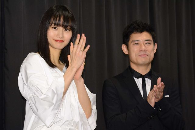 【写真】止まらない美人化… 忽那汐里の美ぼうに猫もメロメロ!?（13枚目）