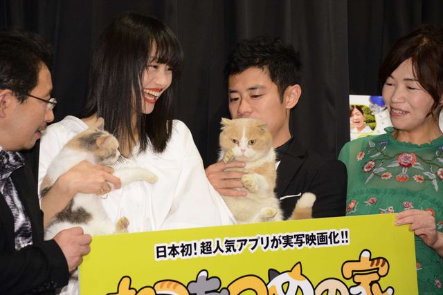 【写真】止まらない美人化… 忽那汐里の美ぼうに猫もメロメロ!?（19枚目）