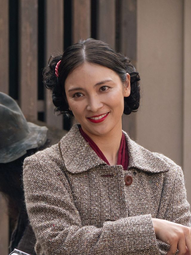 「山田轟法律事務所」より主人公よね（土居志央梨）の姉・夏（秋元才加）