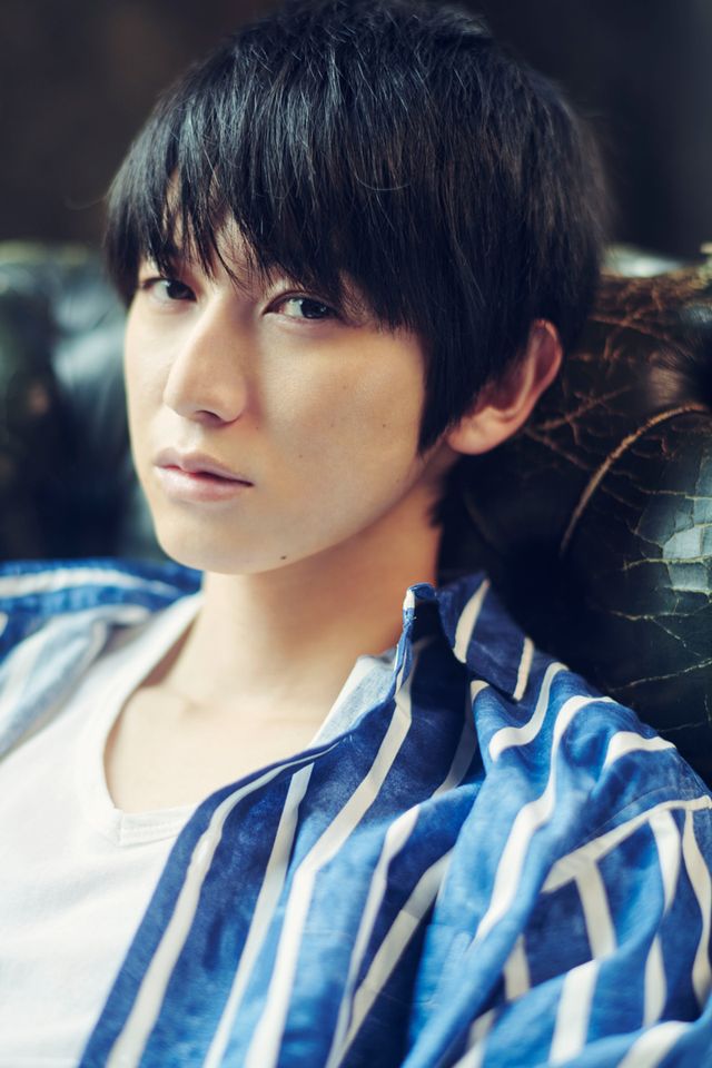 本郷奏多が魅せる大人の色気…！「30th Anniversary 本郷奏多カレンダー2021」先行＆特典カット（5枚目）