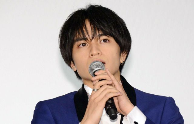 中島健人、中条あやみ、岸優太ら仲良くわちゃわちゃ！『ニセコイ』完成披露舞台あいさつ（9枚目）