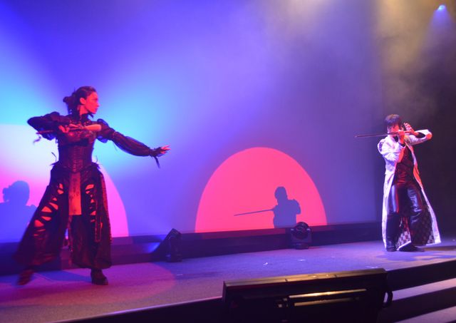 秋元才加、華麗なアクションを生披露！フォトギャラリー（5枚目）