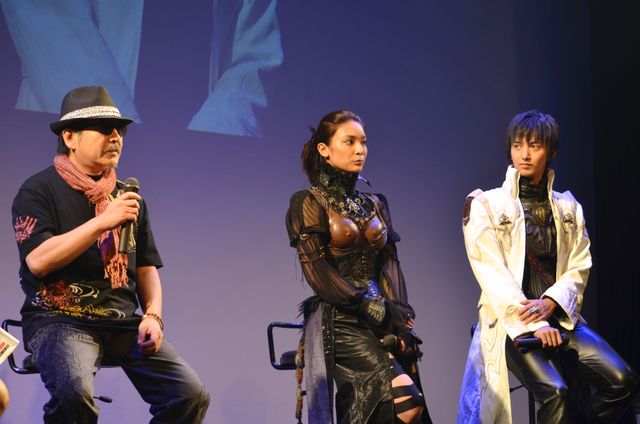 秋元才加、華麗なアクションを生披露！フォトギャラリー（11枚目）