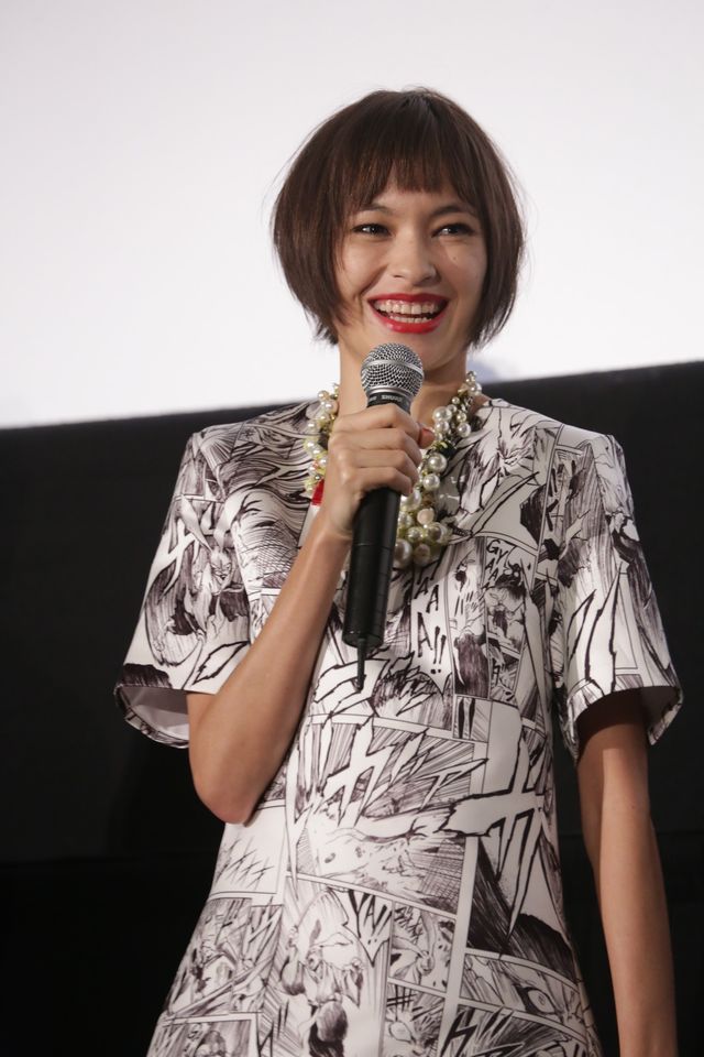 真野恵里菜のウサ耳がキュート！『パトレイバー／第5章』初日舞台挨拶（5枚目）