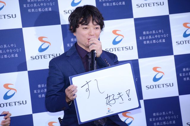 二階堂ふみ＆染谷将太、久しぶり共演に笑顔！（4枚目）