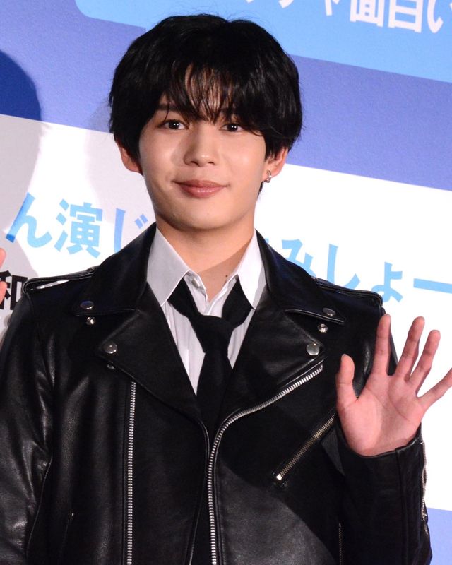 芦田愛菜、白の花柄ドレスで魅了！阿部寛＆長尾謙杜ら登壇『俺ではない炎上』公開前日祭（5枚目）