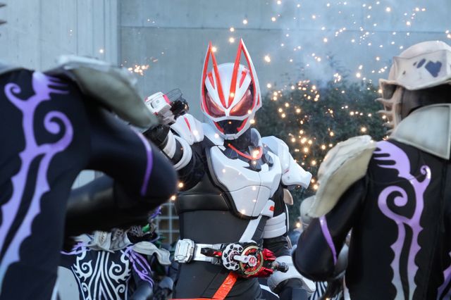 ベロバが放送をジャック…「仮面ライダーギーツ」第24話「乖離SP：緊急特番！デザグラのすべて！」（4枚目）