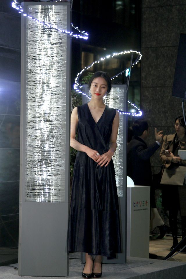 忽那汐里、大人なドレス姿！フォトギャラリー：フォトギャラリー