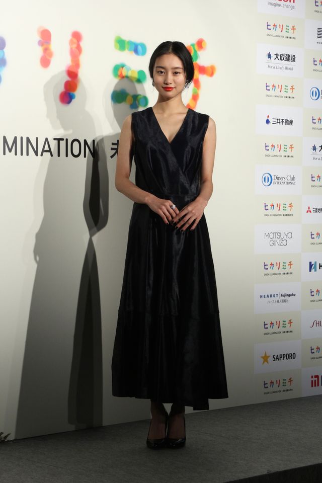 忽那汐里、大人なドレス姿！フォトギャラリー（8枚目）