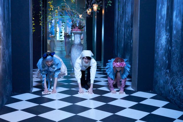 一挙4点！『ホリック xxxHOLiC』神木隆之介の割烹着姿（2枚目）