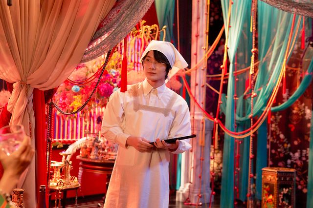 一挙4点！『ホリック xxxHOLiC』神木隆之介の割烹着姿（5枚目）