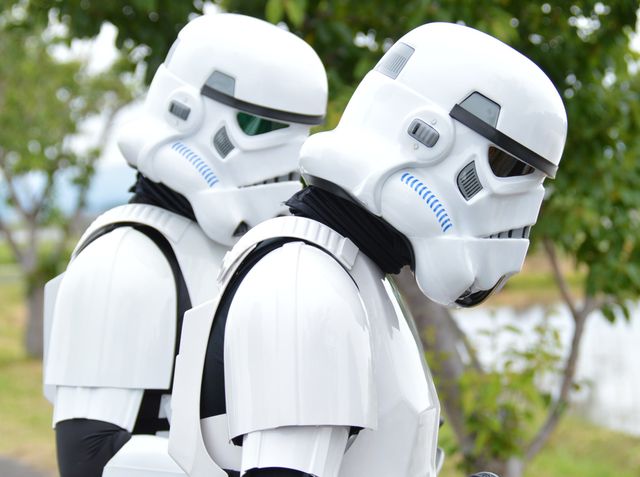 『スター・ウォーズ』田んぼアート作業をストームトルーパーが警護！フォトギャラリー（15枚目）