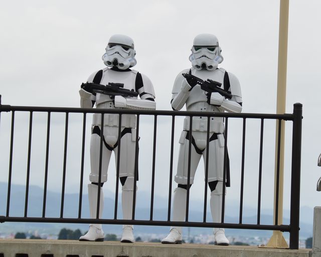 『スター・ウォーズ』田んぼアート作業をストームトルーパーが警護！フォトギャラリー（23枚目）