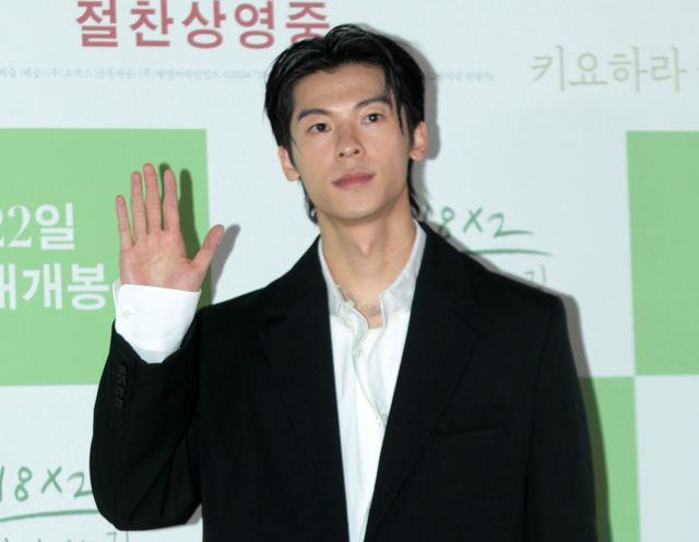 清原果耶『青春18×2 君へと続く道』で訪韓！記者会見の様子（3枚目）