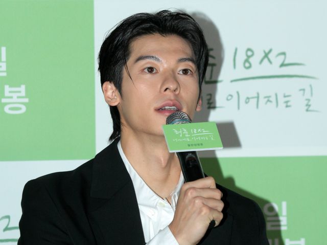 清原果耶『青春18×2 君へと続く道』で訪韓！記者会見の様子（7枚目）