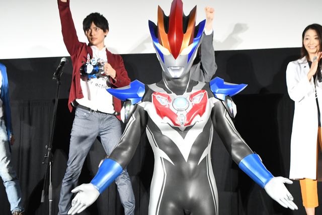『劇場版ウルトラマンR / B セレクト！絆のクリスタル』初日に大熱狂！舞台あいさつ（21枚目）