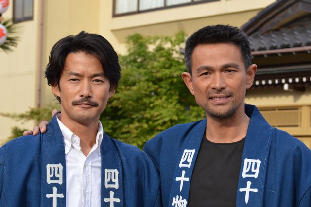 竹野内豊＆江口洋介の初2ショット！富山の新湊曳山まつりを完全再現した『人生の約束』フォトギャラリー：フォトギャラリー