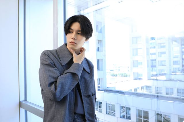 萩原利久の撮りおろし、爆イケショット！『ミステリと言う勿れ』インタビュー＜9枚＞（9枚目）