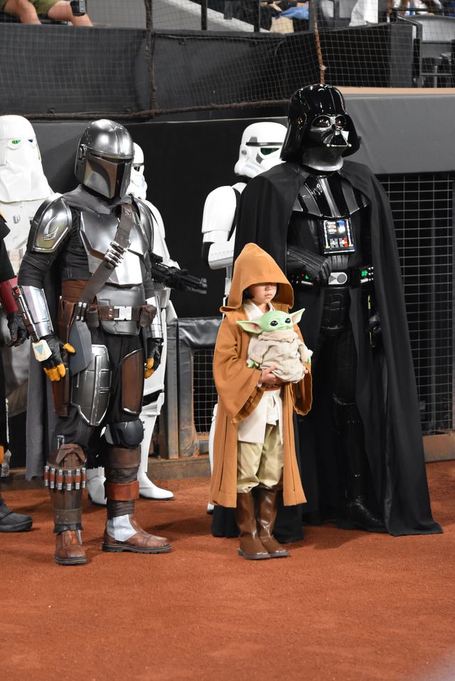 『スター・ウォーズ』人気キャラがエスコンフィールドに集結！《STAR WARS WEEK》永尾柚乃ファーストピッチ（2枚目）
