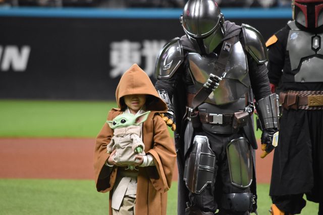 『スター・ウォーズ』人気キャラがエスコンフィールドに集結！《STAR WARS WEEK》永尾柚乃ファーストピッチ（8枚目）